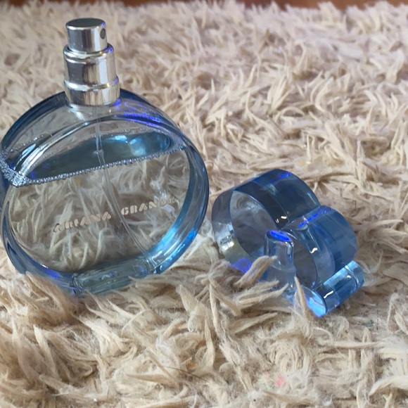Ariana Grande Cloud Perfume with Stand - Picture 7 of 15